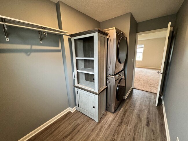 Building Photo - Dream House!! 4 Bedroom 3 Bath House in Davenport is a MUST SEE!!