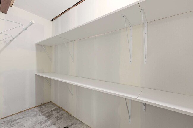 Building Photo - "Spacious 3-Bedroom Haven with 2.5 Baths in Aurora – 1,860 Sq Ft of Comfort and Style!"