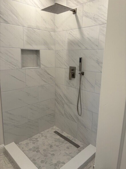 Building Photo - 3710 Sundale Rd