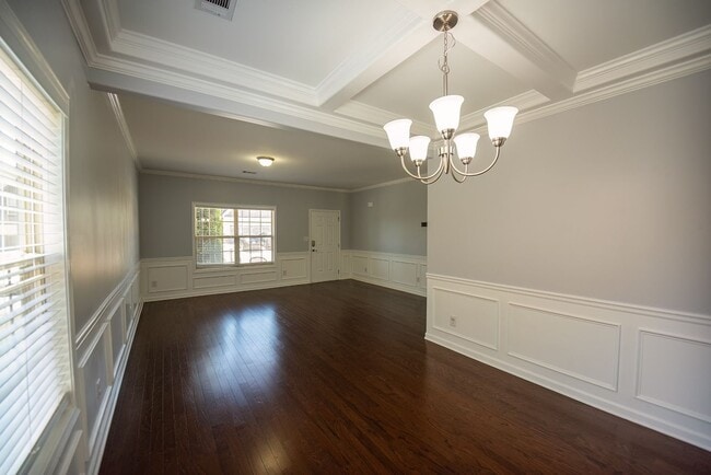 Building Photo - 2606 5 St