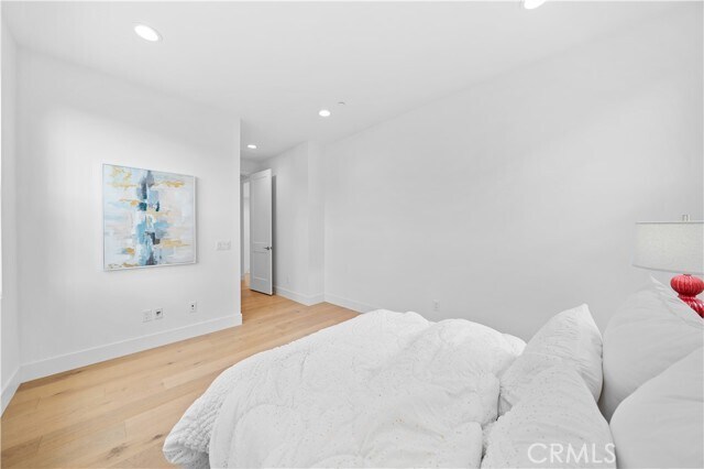 Building Photo - 206 Collino