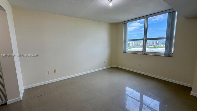 Building Photo - 19501 W Country Club Dr