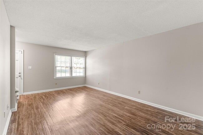 Building Photo - 4736 Old Lantern Way