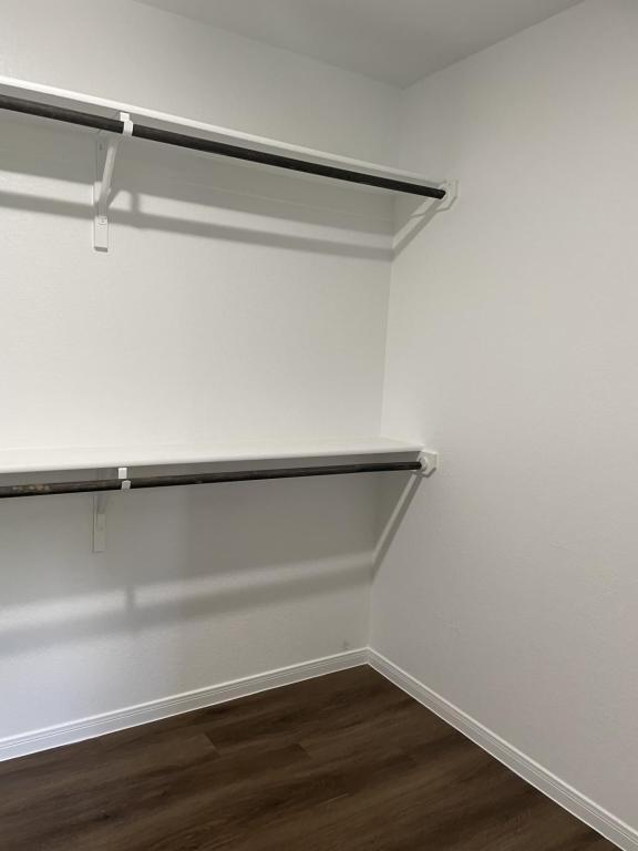 Building Photo - 512 Raymond St