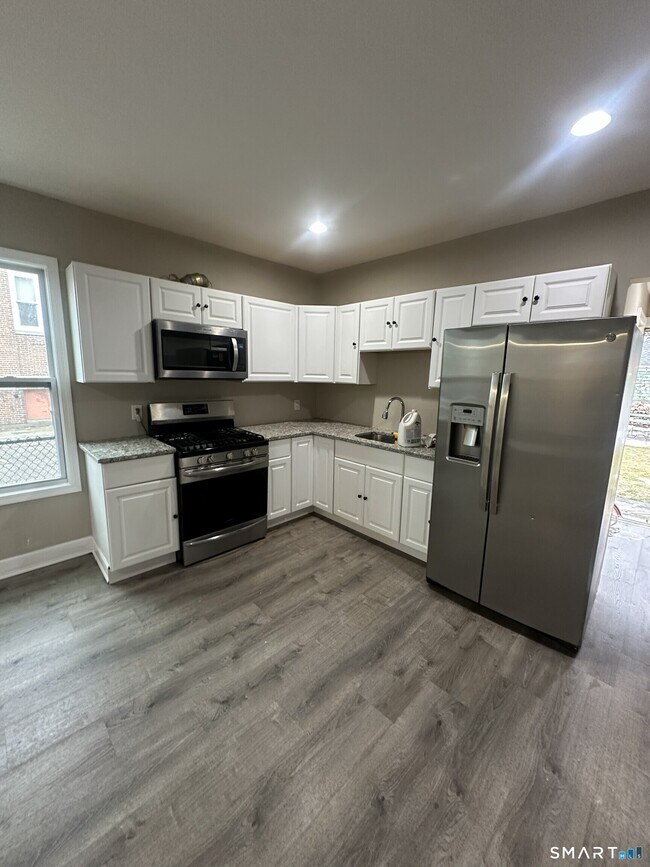 Building Photo - 179 Orland St