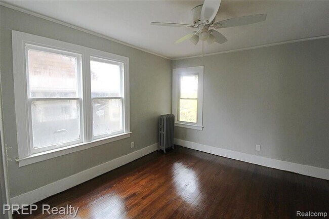 Building Photo - 2488 Virginia Park St