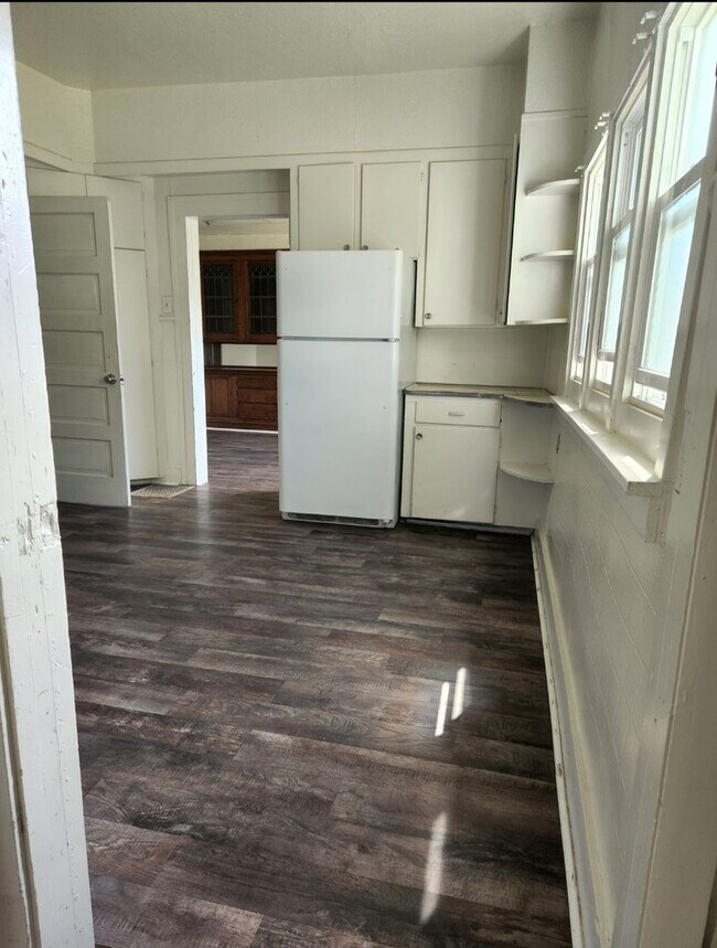 Building Photo - 314 S State St