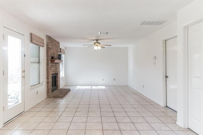 Building Photo - 7801 Callbram Ln