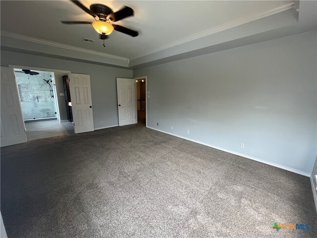 Building Photo - 2013 Highland Dr