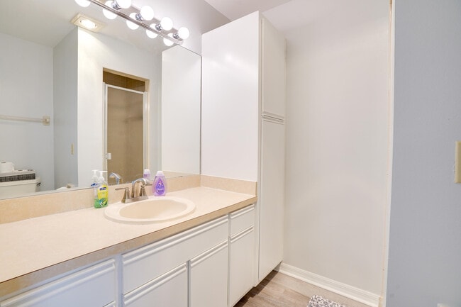 Building Photo - 3201 SE Guinevere Ln