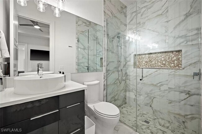 Building Photo - 5758 Riverside Dr