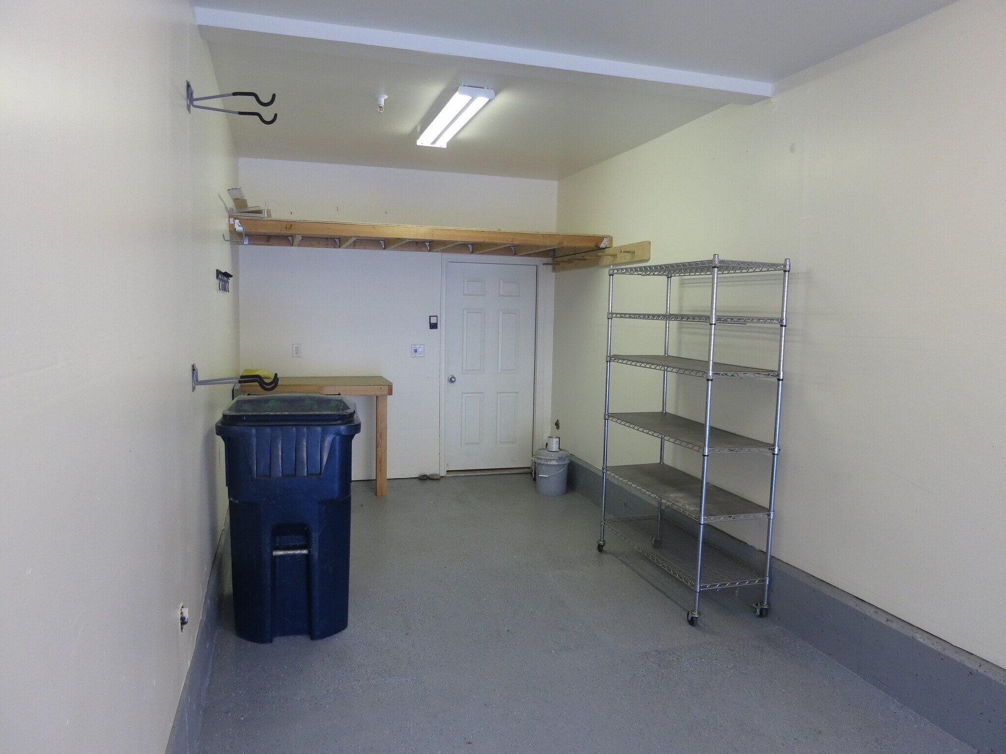 Building Photo - 2701 Midland Ave. Unit 614