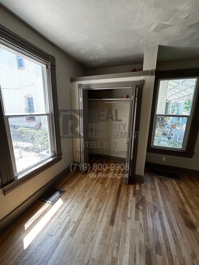 Building Photo - 410 W 13th St