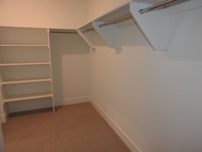 Building Photo - Beautiful Smart Home in Granite Bay  With Solar!!