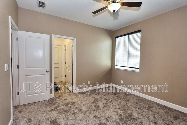 Building Photo - 1427 Bicker Cir