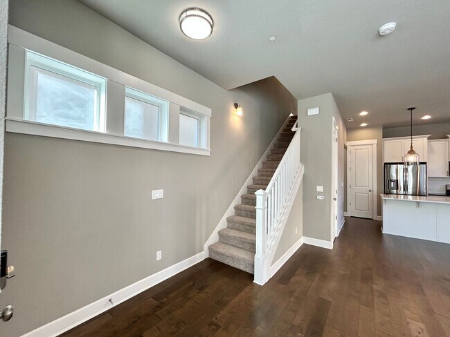 Building Photo - Luxury and Convenience Awaits in this Stunning 3 Bedroom, 2.5 Bathroom House with Abundant Parkin...