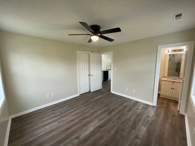 Building Photo - 3703 Lear Ct NW