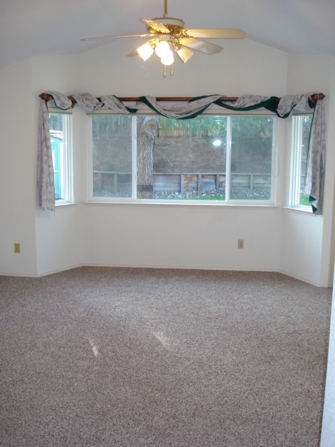 Building Photo - SINGLE STORY 3 BEDROOM, 2 BATH, & 2 CAR IN ROSEVILLE!