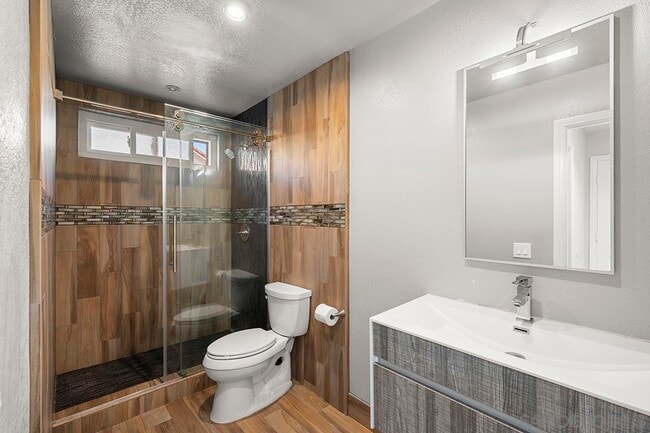 Building Photo - 376 Canyon Ridge Dr