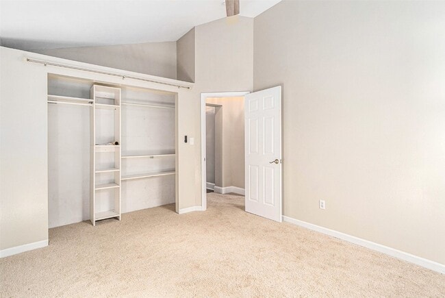 Building Photo - 51 S Laclede Station Rd