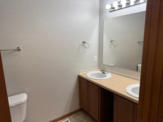 Building Photo - 1007 S Sheridan St