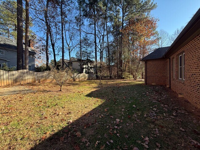 Building Photo - Charming 3BD, 2BA Raleigh Ranch-Style Home in a Quiet Neighborhood Near Crabtree Valley Mall, RDU...