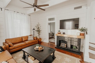 Building Photo - 3728 Homan Ave