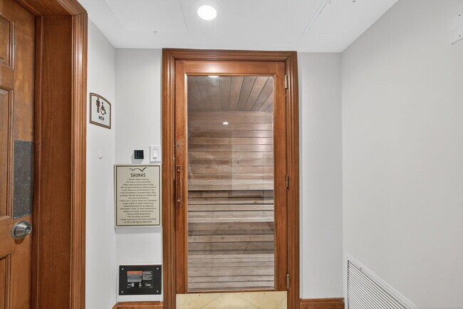 Building Photo - 1801 N Flagler Dr