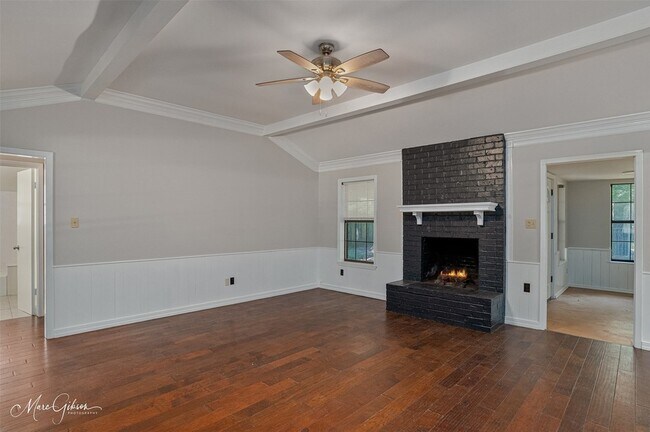 Building Photo - 108 Deerwood Ln