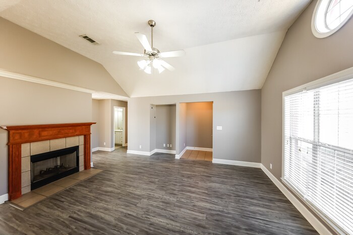 Building Photo - 1812 Aspen Way