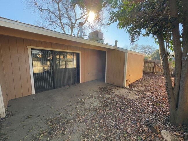 Building Photo - NW Condo coming soon!