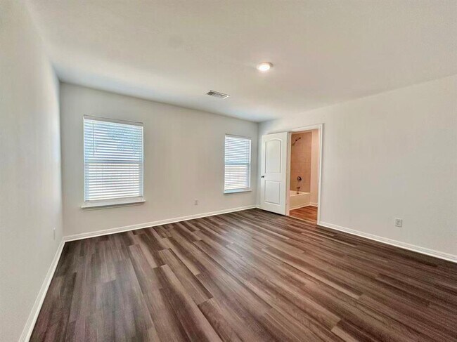 Building Photo - 17916 Speculator Ln
