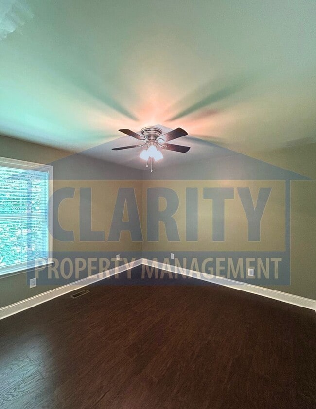 Building Photo - Charming 3 Bedroom, 2 Bath Home with Spaci...