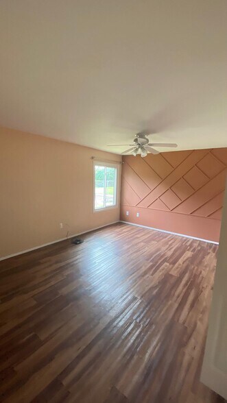 Building Photo - 30535 W 14 Mile Rd