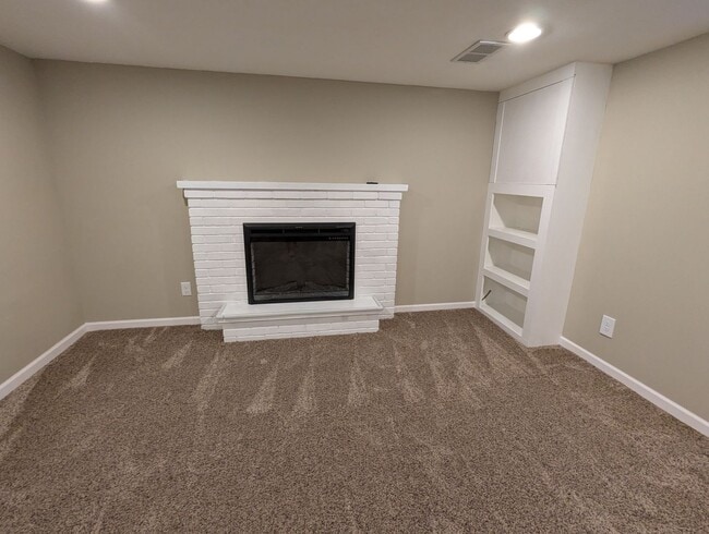Building Photo - Charming & Spacious Home in the Heart of Richfield