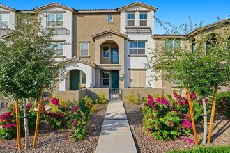 Building Photo - 1255 N Arizona Ave