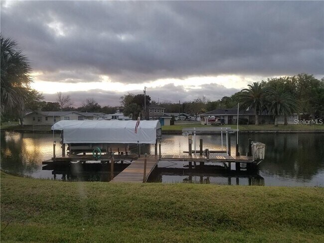 Building Photo - 10906 W Cove Harbor Dr