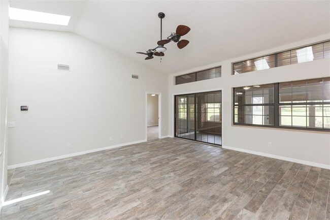 Building Photo - 6541 Brentwood Dr.