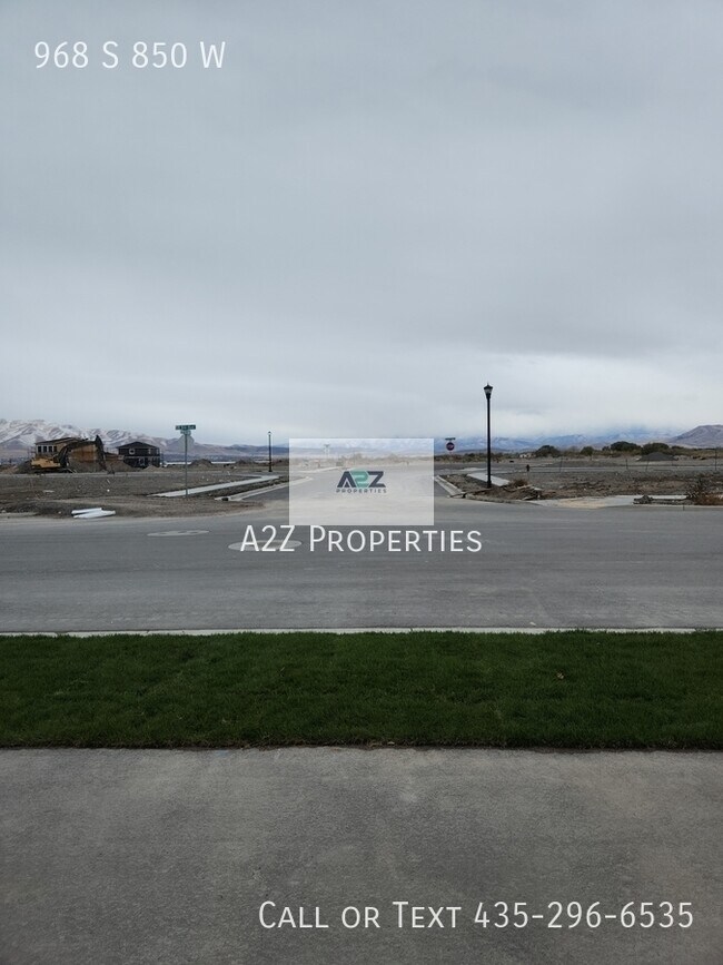 Building Photo - 968 S 850 W