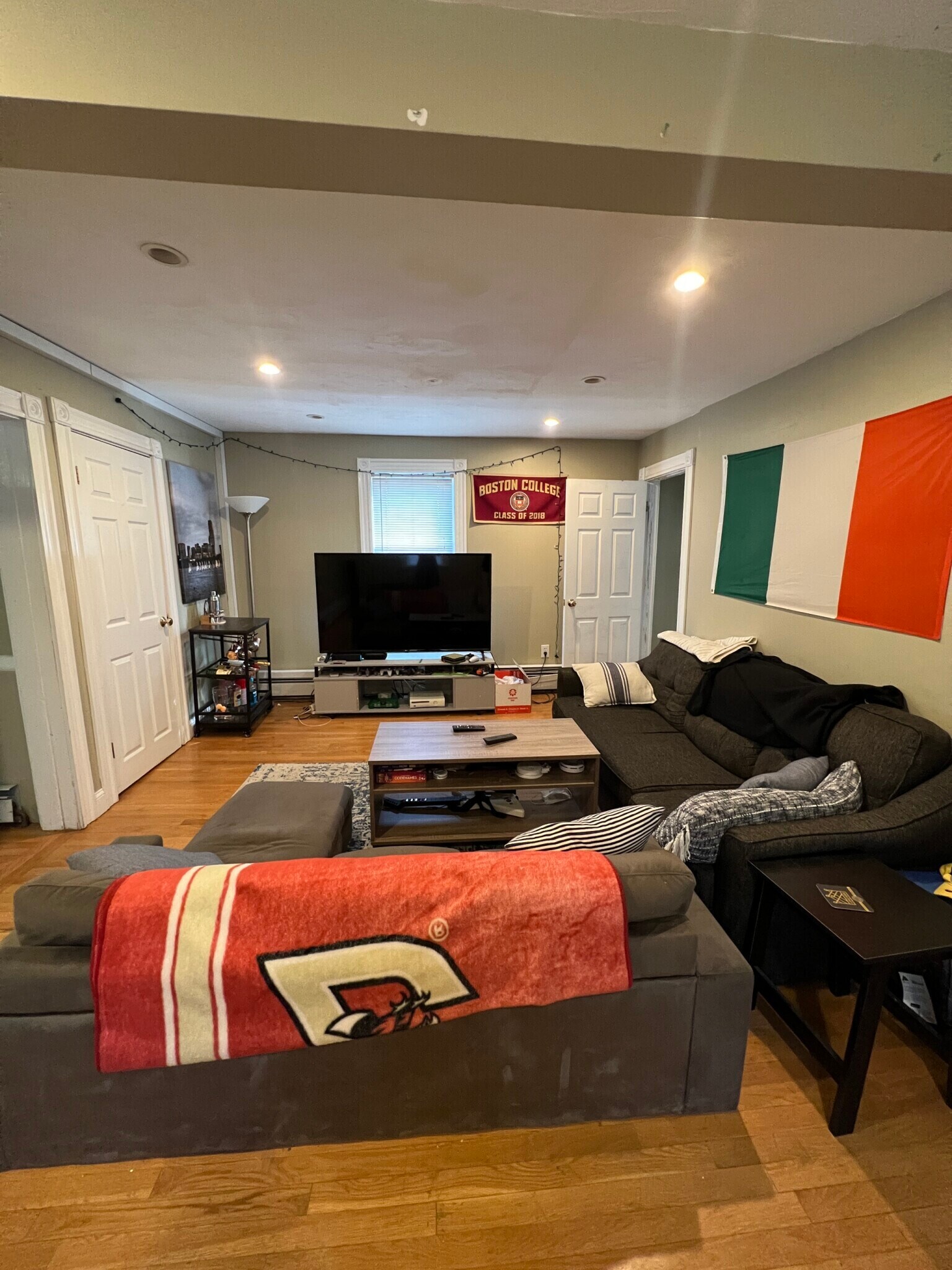 Building Photo - 735 Somerville Ave