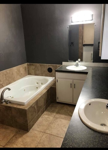 Building Photo - 213 S 17th St