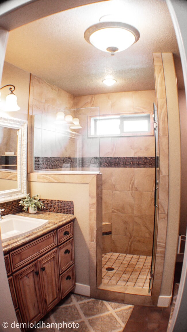 Building Photo - 511 S 700 E