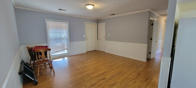 Building Photo - 1702 Wandering Way