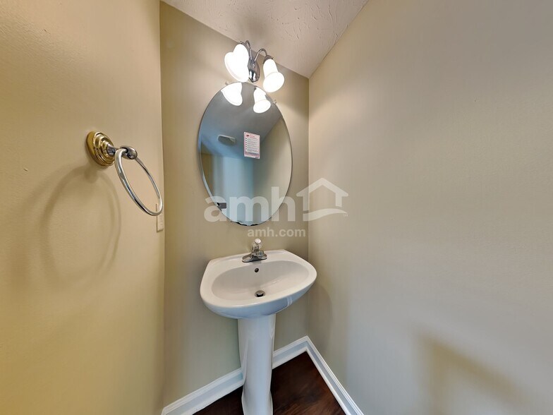 Building Photo - 1153 Reveres Run