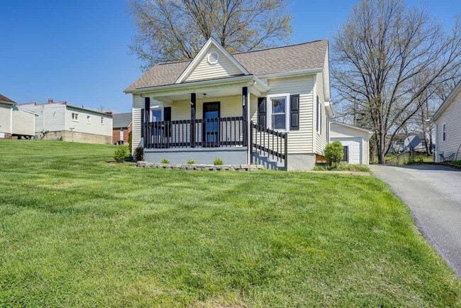 Building Photo - 220 Highland Ave