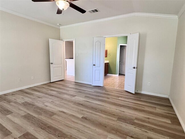 Building Photo - 155 Birdwell Ln
