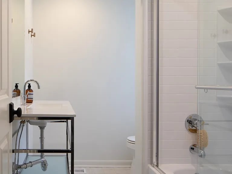 Building Photo - 203 Leake Ave