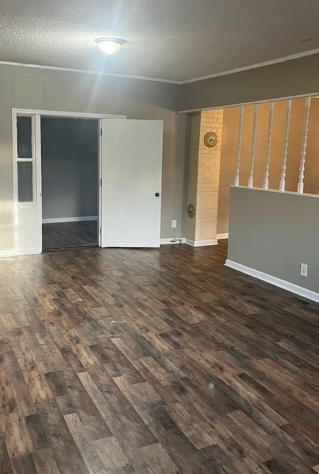 Building Photo - 339 B Hughes