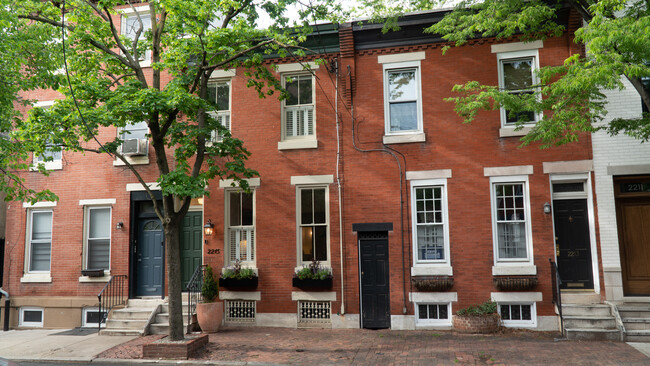Building Photo - 2215 Naudain St