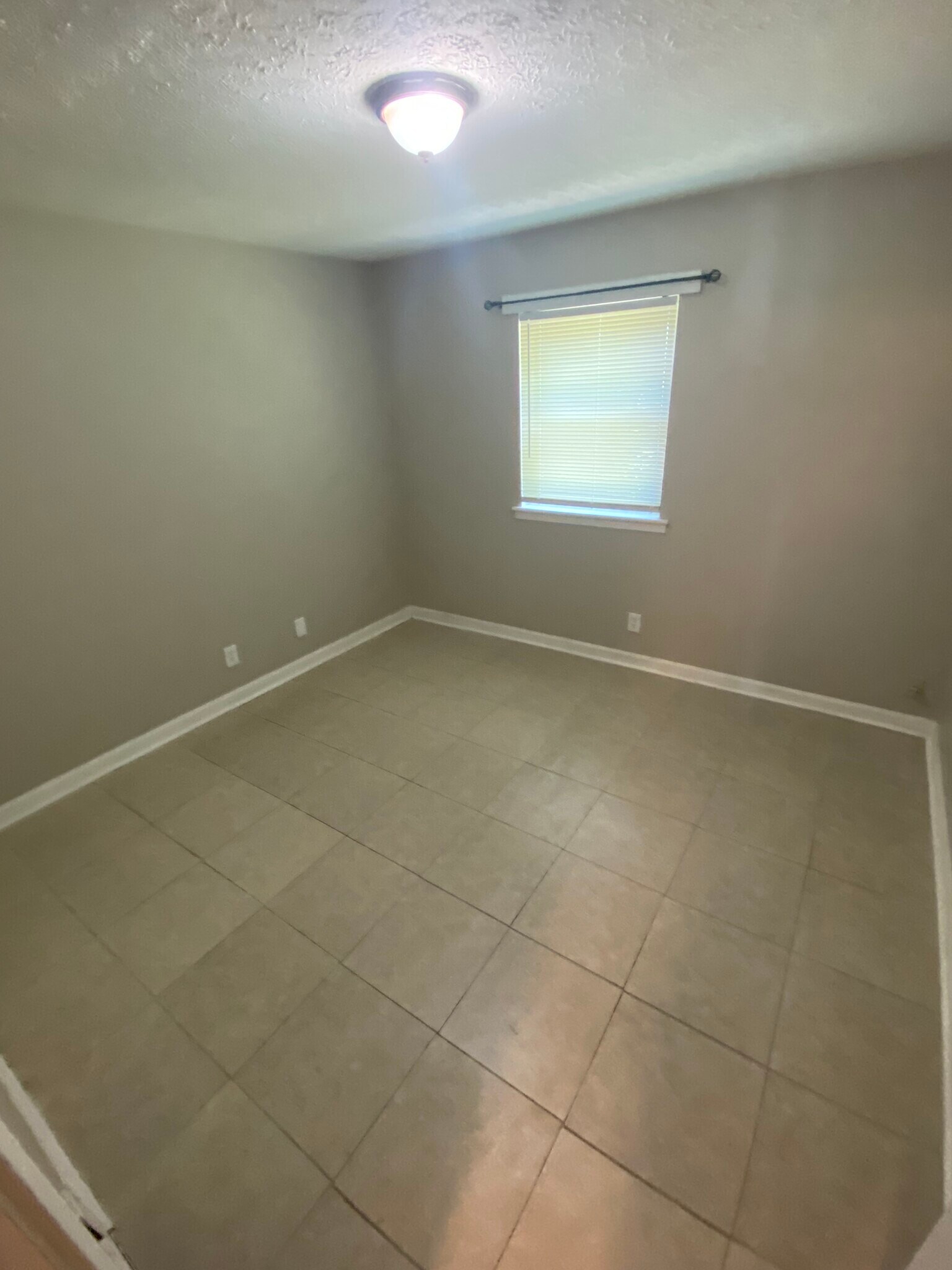 Building Photo - 3809 Carpenter Dr